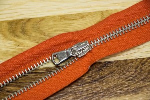 Блискавка нероз'ємна ZIP 0,6х20 см