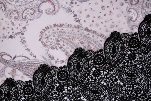 Ткань шифон Италия (крэш, шелк 100%, кружево вискоза, бледно-розовый, турецкие огурцы, шир. 1,40 м)