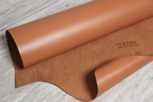 Кожа КРС Италия (карамель, полуглянец, гладкая)