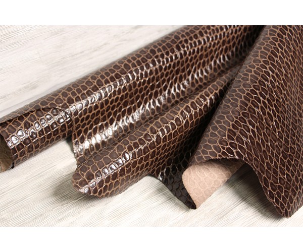 Кожа КРС Италия (коричневый, глянец, штамп crocco, животы)