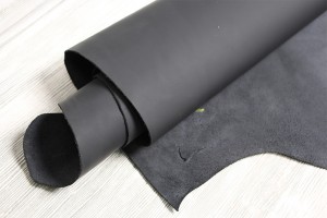 Кожа КРС Италия (черный, гладкая, матовая, мягкая, с каучуковым покрытием)