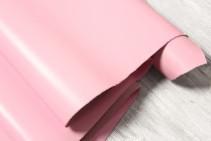 Кожа КРС Италия (бледно-розовая, гладкая, полуглянцевая, мягкая)