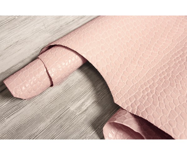 Шкіра ВРХ Італія (світло-рожевий, напівглянець, штамп під крокодил) Шкіра ВРХ Італія (світло-рожевий, напівглянець, штамп під крокодил)