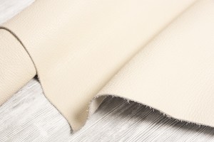 Шкіра ВРХ Італія (молочний, напівглянець, м'яка, фактурна)