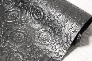 Шкіра ВРХ Італія (чорний, матовий, штамп вензеля Versace)