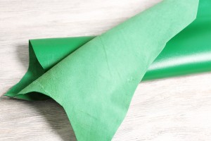 Шкіра овчина Італія (зелена трава,  гладка, напівматова, щільна)