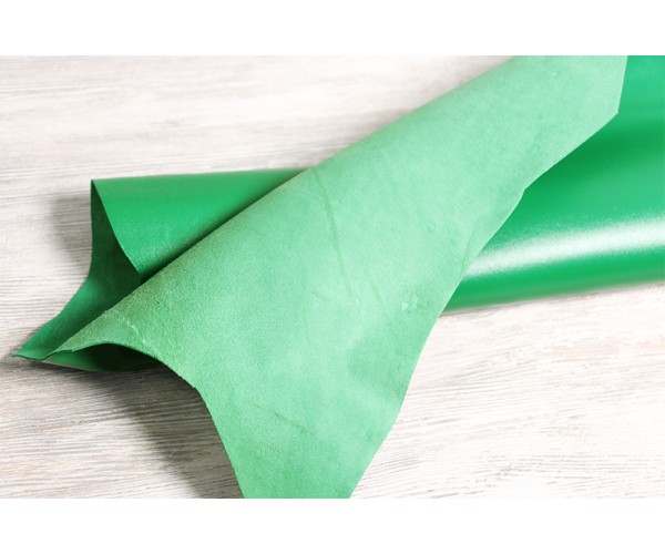 Шкіра овчина Італія (зелена трава,  гладка, напівматова, щільна)