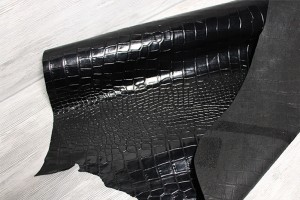 Шкіра ВРХ Італія (чорний, глянець, штамп під крокодил, м'яке)