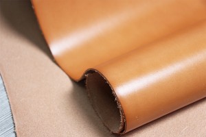 Кожа КРС Италия (рыжая, растительного дубления, плотная, матовая)