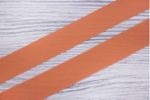 Косая бейка Италия (батист, коттон 100%, бледно-оранжевый, шир. 3 см)