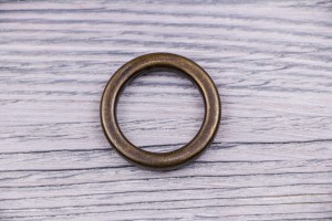 Кольцо металл, литое (состаренное, латунь, Ø 2,5 см)