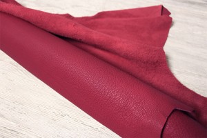 Кожа КРС Италия (красный помидор, фактурная, матовая, натуральной розбивки, мягкая)