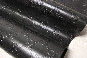 Шкіра ВРХ Італія (чорний, глянець, штамп вензеля з перфорацією Gucci)