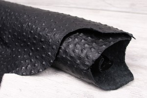 Шкіра ВРХ Італія (чорний, щільний, штамп під страуса)
