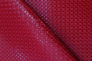 Искусственная кожа Zeugma Red (поливинилхлорид 80%, полиэстер 13%, вискоза 7%, красный, кубики, шир. 1,4 м)